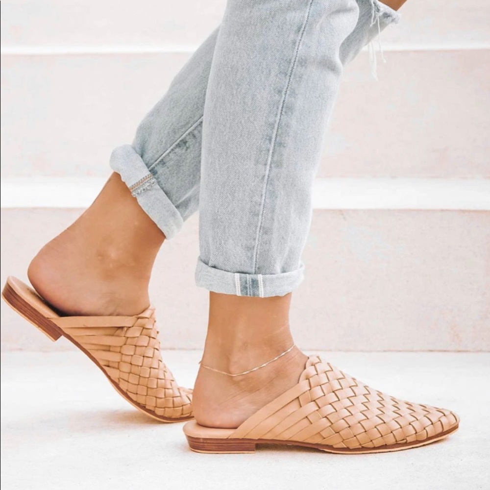 Liberté NWOT Prague leather woven mule